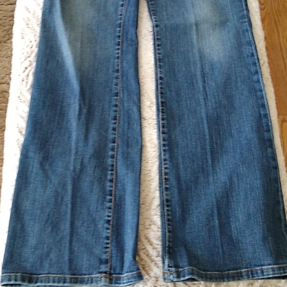 Blu Jeanious - Picture 7 of 16